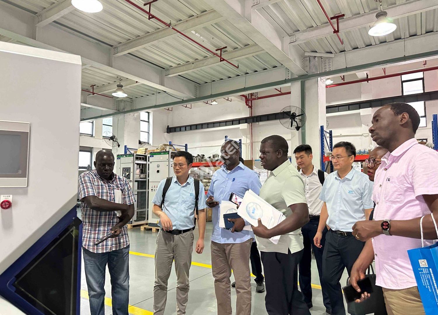 某國水部官員來我司考察參觀